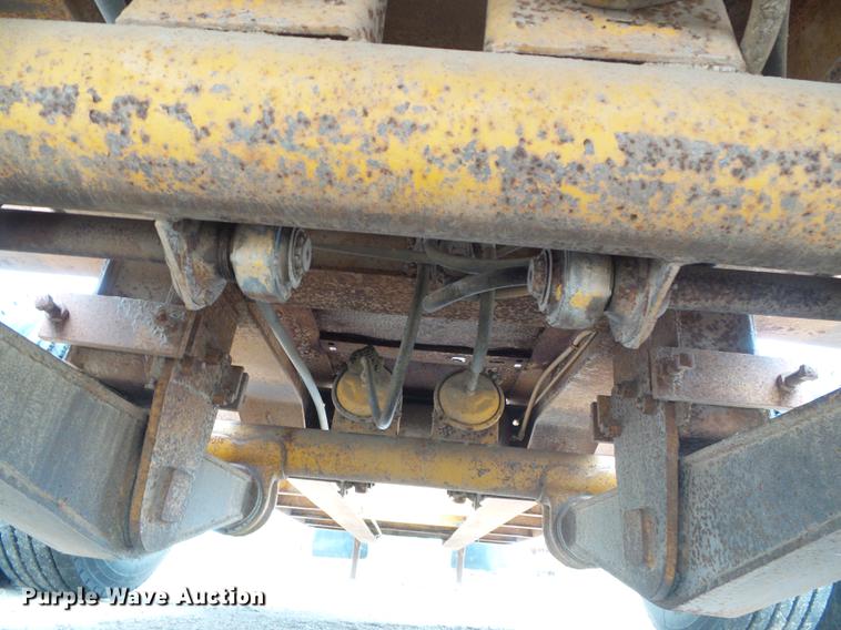 image for item DD5866 1973 Hyster C25TA equipment trailer