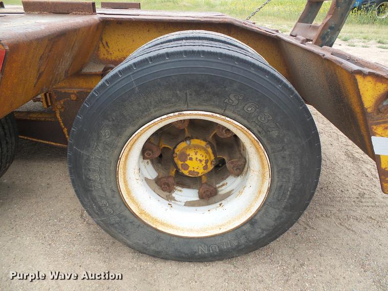 image for item DD5866 1973 Hyster C25TA equipment trailer