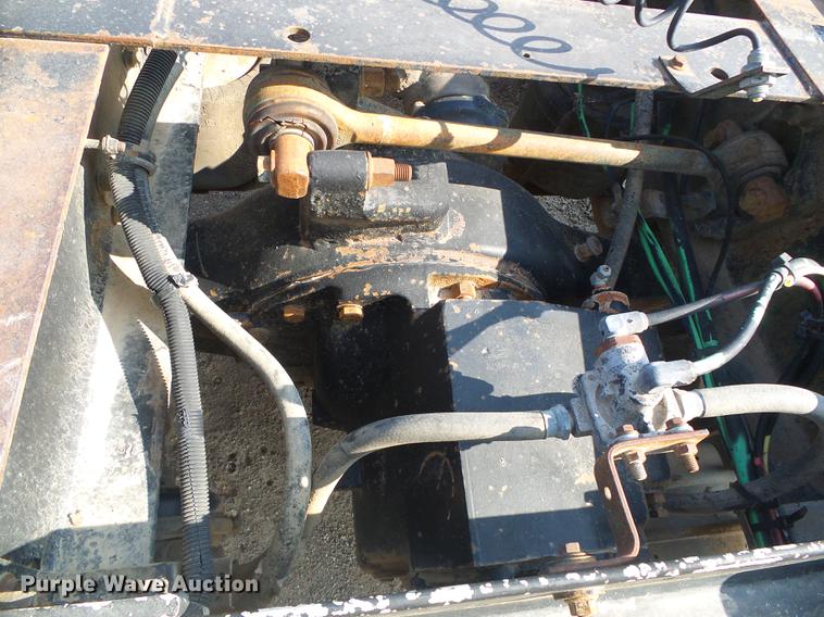 image for item DD5868 2001 Volvo VN semi truck