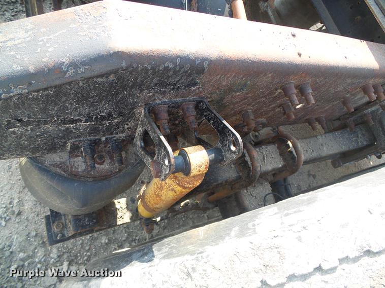 image for item DD5868 2001 Volvo VN semi truck