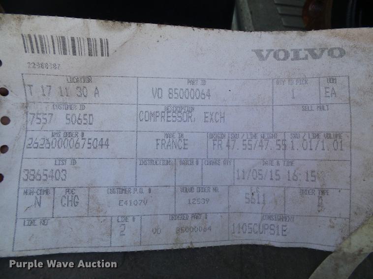 image for item DD5868 2001 Volvo VN semi truck