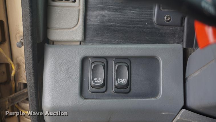 image for item DD6416 2005 Freightliner Columbia semi truck