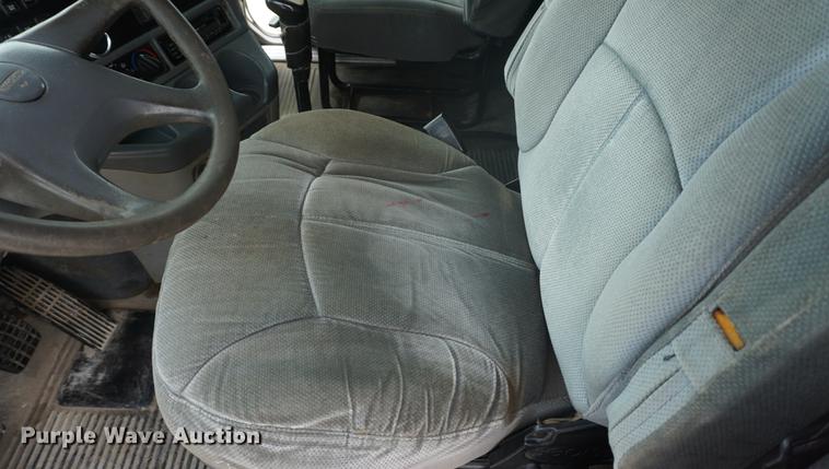 image for item DD6416 2005 Freightliner Columbia semi truck