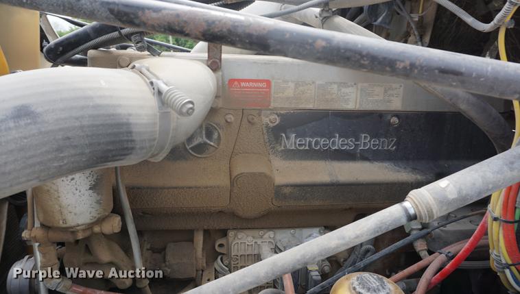 image for item DD6416 2005 Freightliner Columbia semi truck