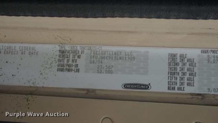 image for item DD6416 2005 Freightliner Columbia semi truck