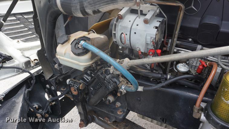 image for item DD6417 2006 Freightliner Columbia semi truck