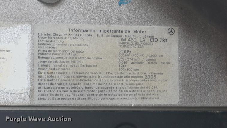 image for item DD6417 2006 Freightliner Columbia semi truck