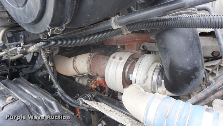 image for item DD6417 2006 Freightliner Columbia semi truck