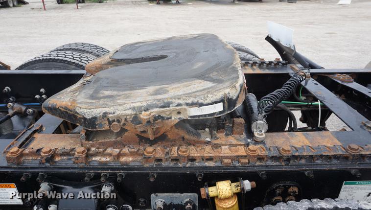 image for item DD6417 2006 Freightliner Columbia semi truck