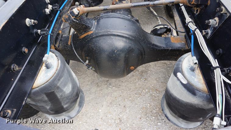 image for item DD6417 2006 Freightliner Columbia semi truck