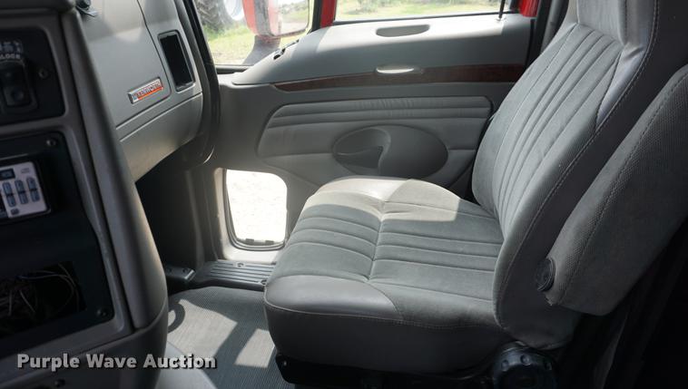 image for item DD6418 2000 Kenworth T2000 semi truck