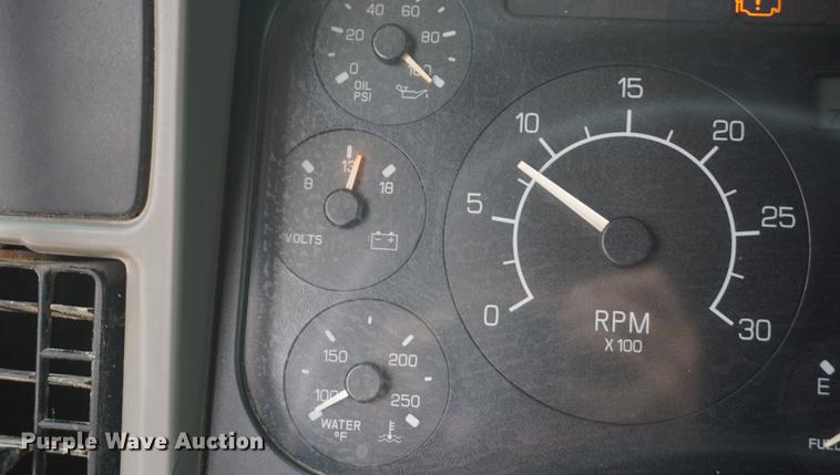 image for item DD6418 2000 Kenworth T2000 semi truck