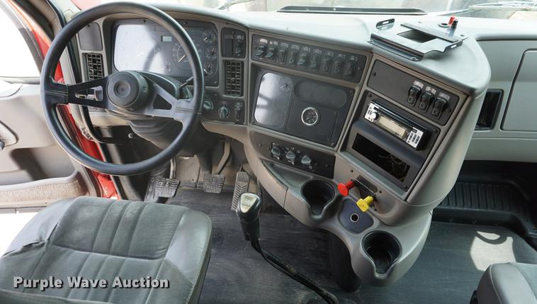 image for item DD6418 2000 Kenworth T2000 semi truck