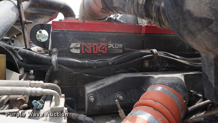 image for item DD6418 2000 Kenworth T2000 semi truck