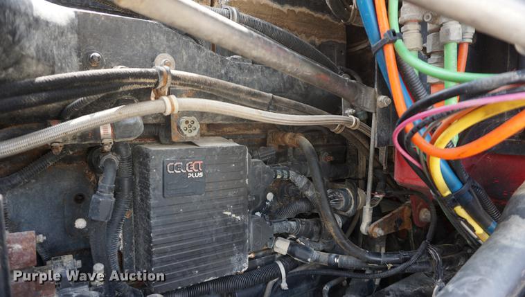 image for item DD6418 2000 Kenworth T2000 semi truck