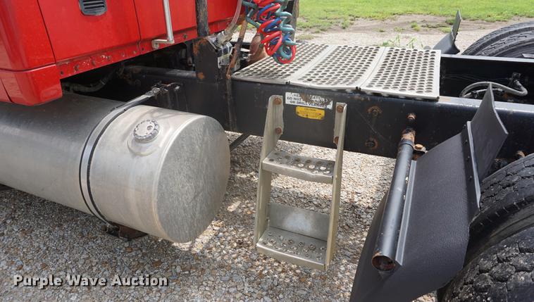 image for item DD6418 2000 Kenworth T2000 semi truck