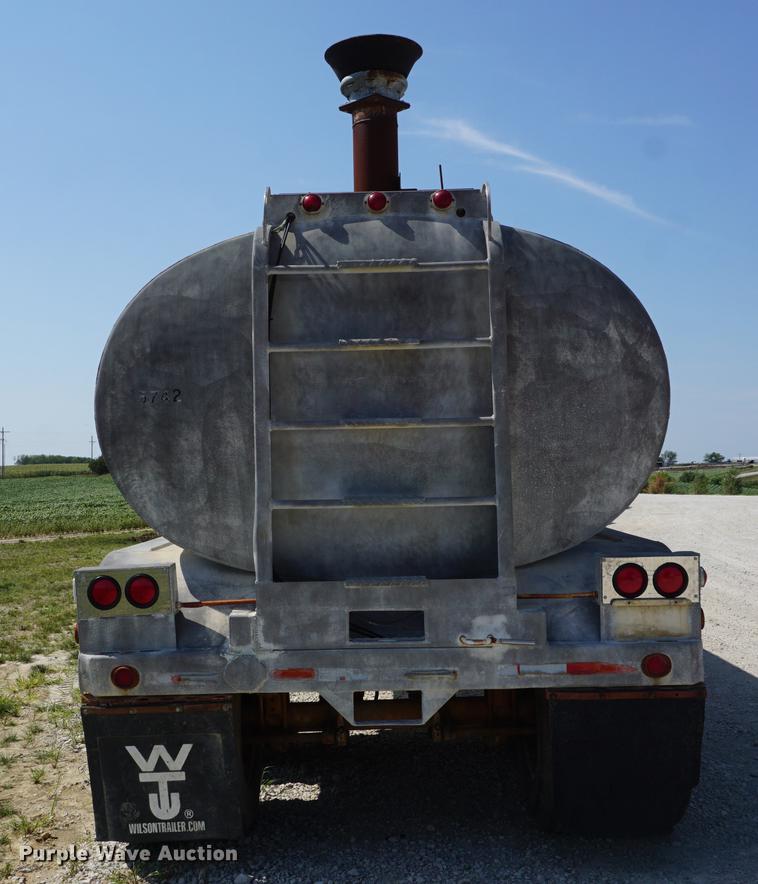 image for item DD7876 1964 Moser tank trailer