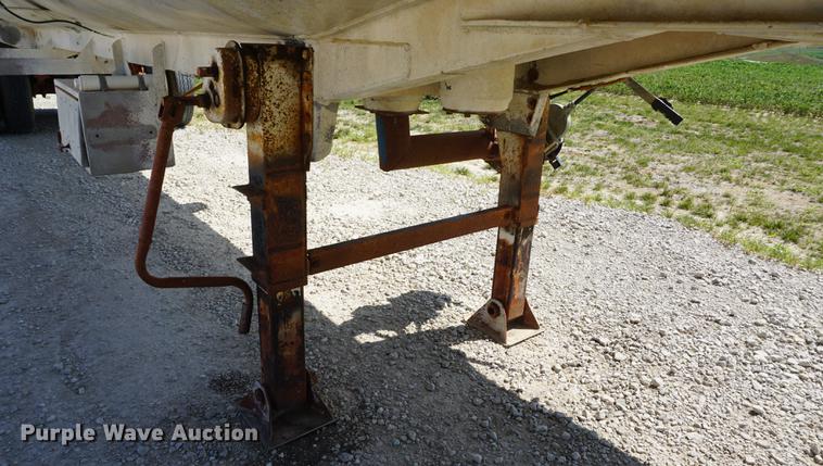 image for item DD7876 1964 Moser tank trailer