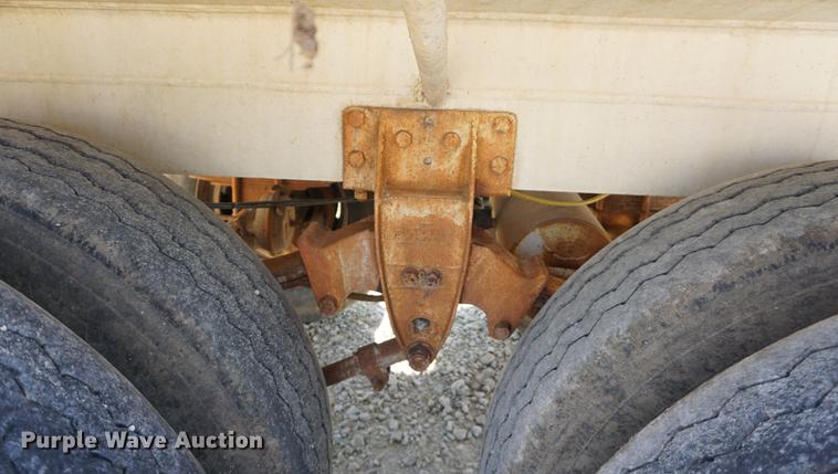 image for item DD7876 1964 Moser tank trailer