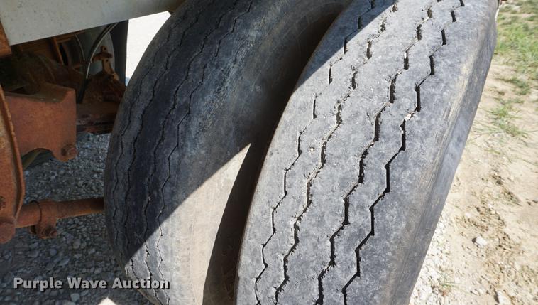 image for item DD7876 1964 Moser tank trailer