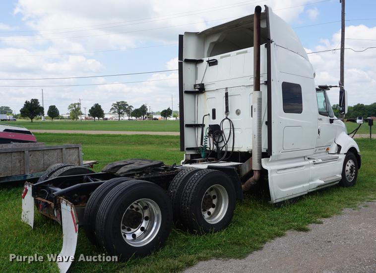 image for item DD7909 2009 International ProStar Premium semi truck