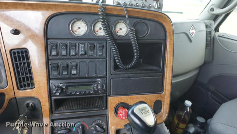 image for item DD7909 2009 International ProStar Premium semi truck