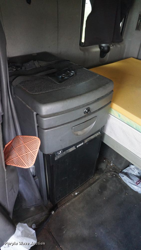 image for item DD7909 2009 International ProStar Premium semi truck