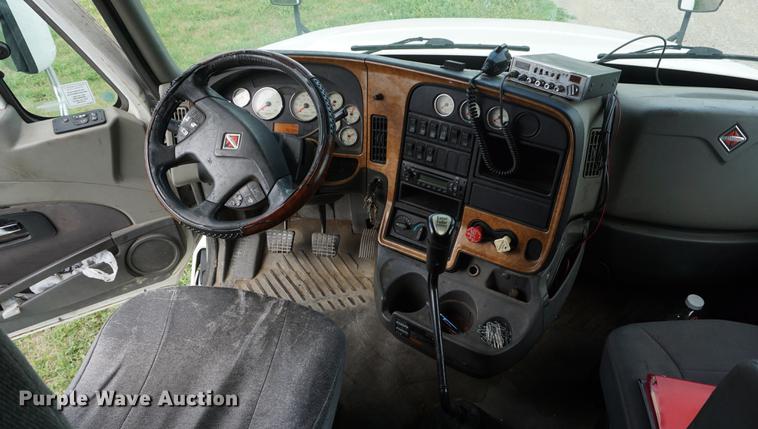 image for item DD7909 2009 International ProStar Premium semi truck