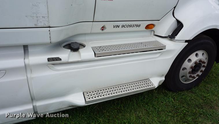 image for item DD7909 2009 International ProStar Premium semi truck