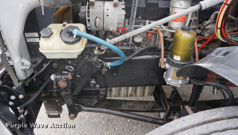 image for item DD7915 2006 Freightliner Columbia semi truck