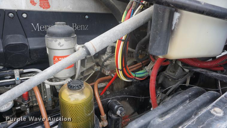 image for item DD7915 2006 Freightliner Columbia semi truck