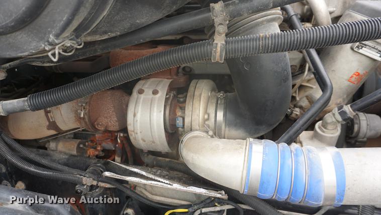 image for item DD7915 2006 Freightliner Columbia semi truck