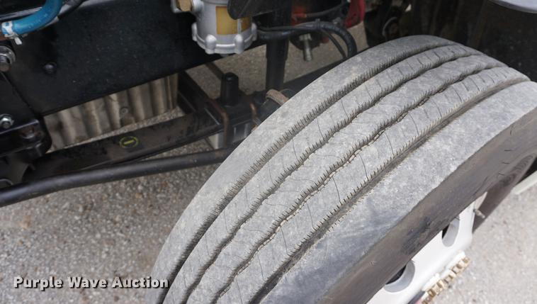 image for item DD7915 2006 Freightliner Columbia semi truck