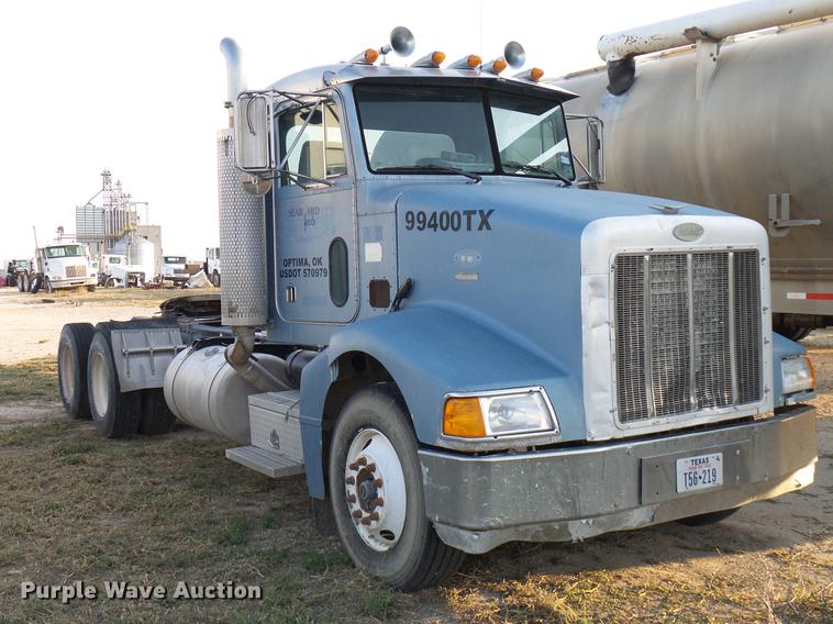 image for item DD8397 1999 Peterbilt 385 semi truck