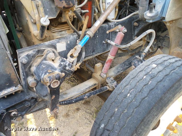 image for item DD8397 1999 Peterbilt 385 semi truck