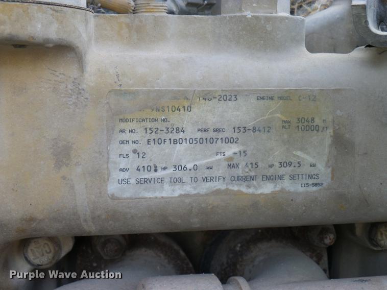 image for item DD8397 1999 Peterbilt 385 semi truck