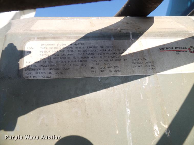 image for item DD8412 2004 Freightliner Columbia semi truck