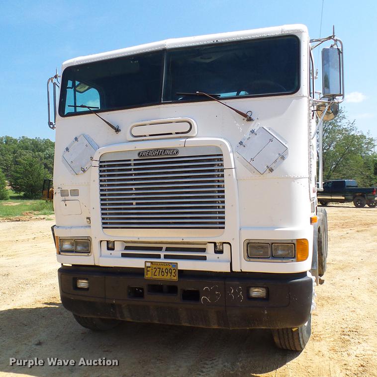 image for item DE5187 1994 Freightliner FLB semi truck