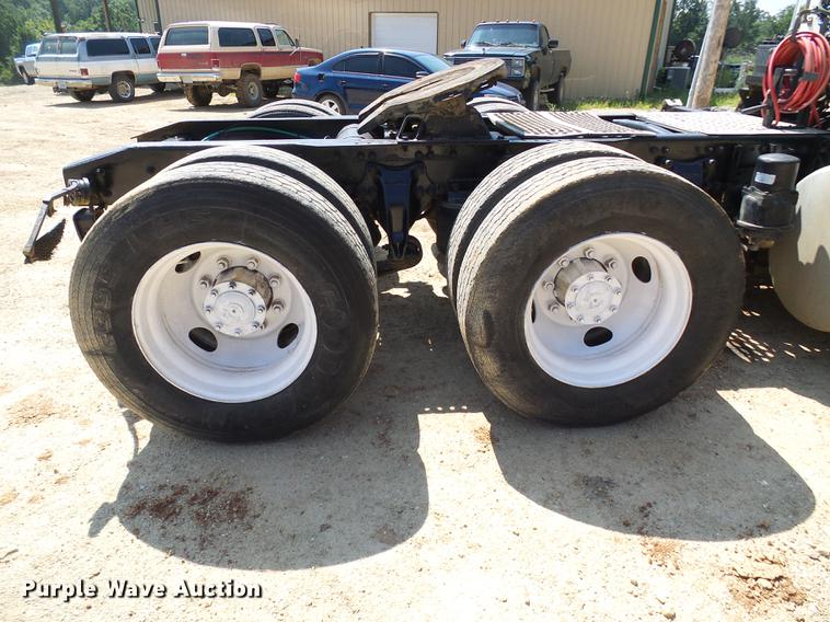 image for item DE5187 1994 Freightliner FLB semi truck