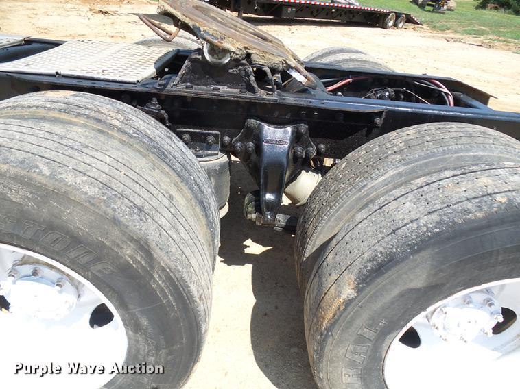 image for item DE5187 1994 Freightliner FLB semi truck