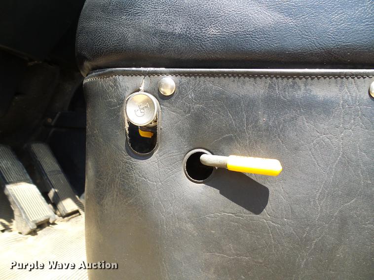 image for item DE5187 1994 Freightliner FLB semi truck