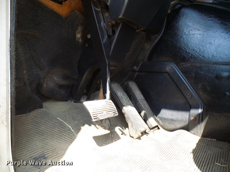 image for item DE5187 1994 Freightliner FLB semi truck