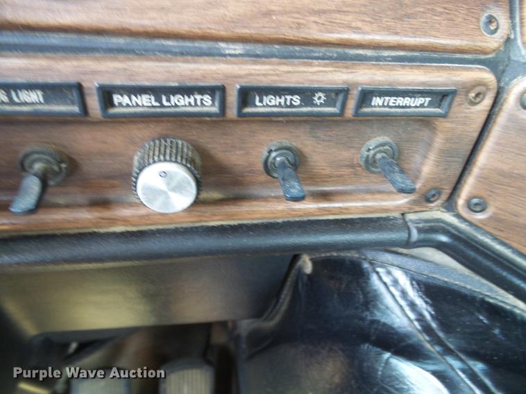 image for item DE5187 1994 Freightliner FLB semi truck