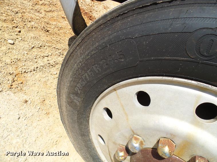 image for item DE5188 1988 International 8300 semi truck