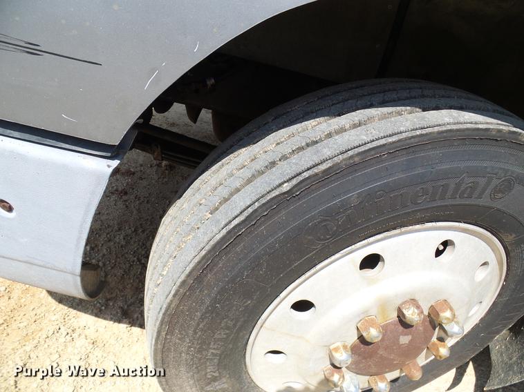 image for item DE5188 1988 International 8300 semi truck