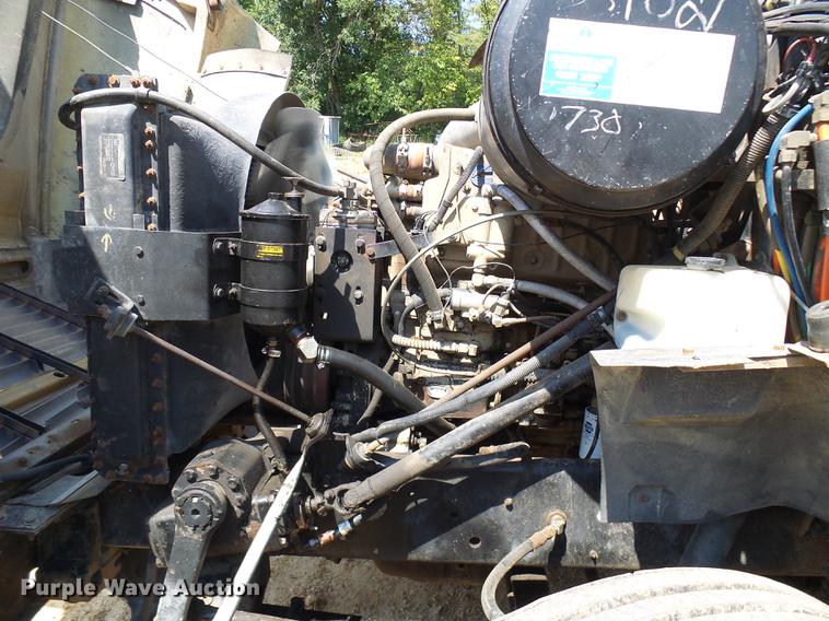 image for item DE5188 1988 International 8300 semi truck