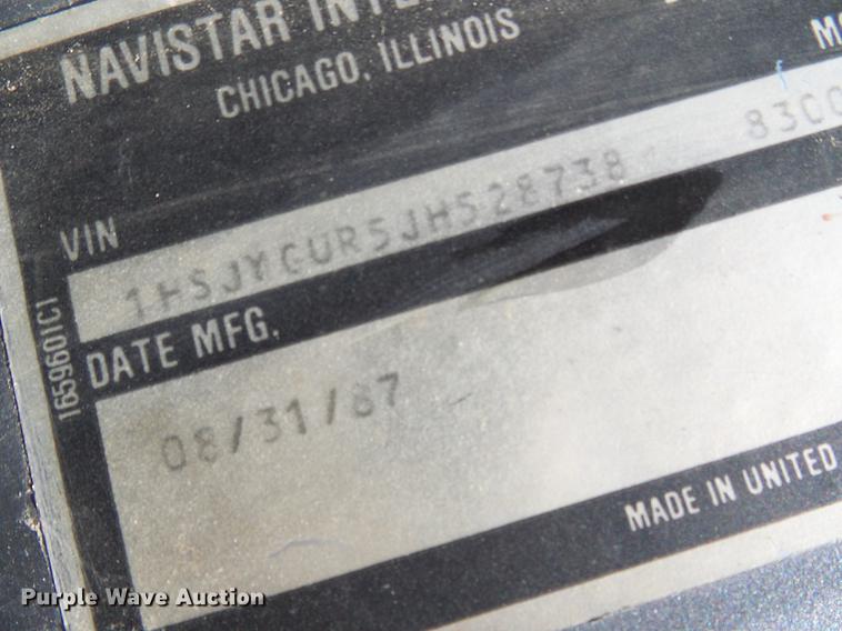 image for item DE5188 1988 International 8300 semi truck