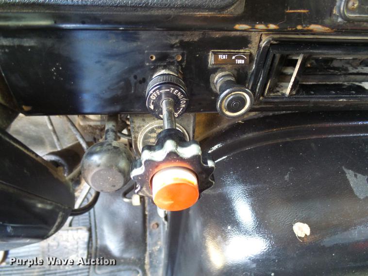 image for item DE5188 1988 International 8300 semi truck