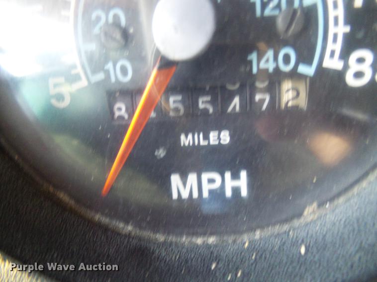 image for item DE5188 1988 International 8300 semi truck