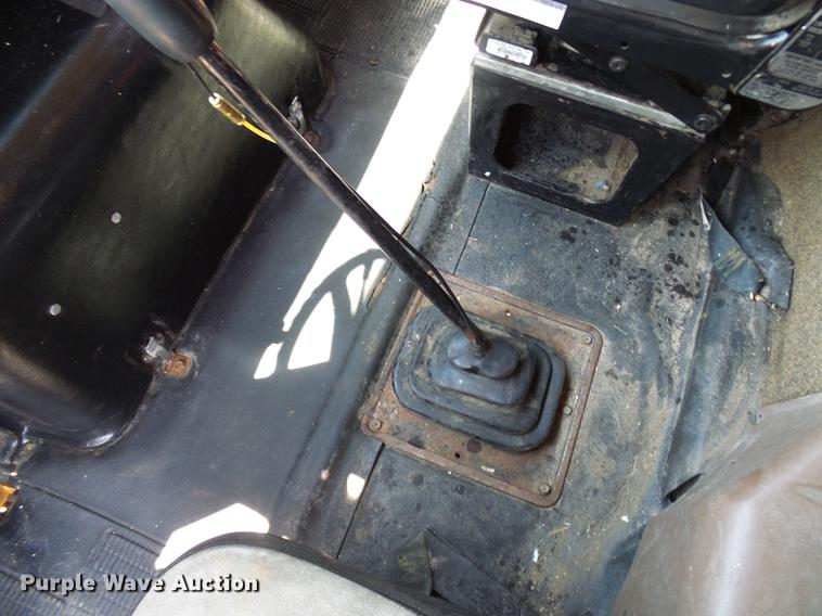 image for item DE5188 1988 International 8300 semi truck